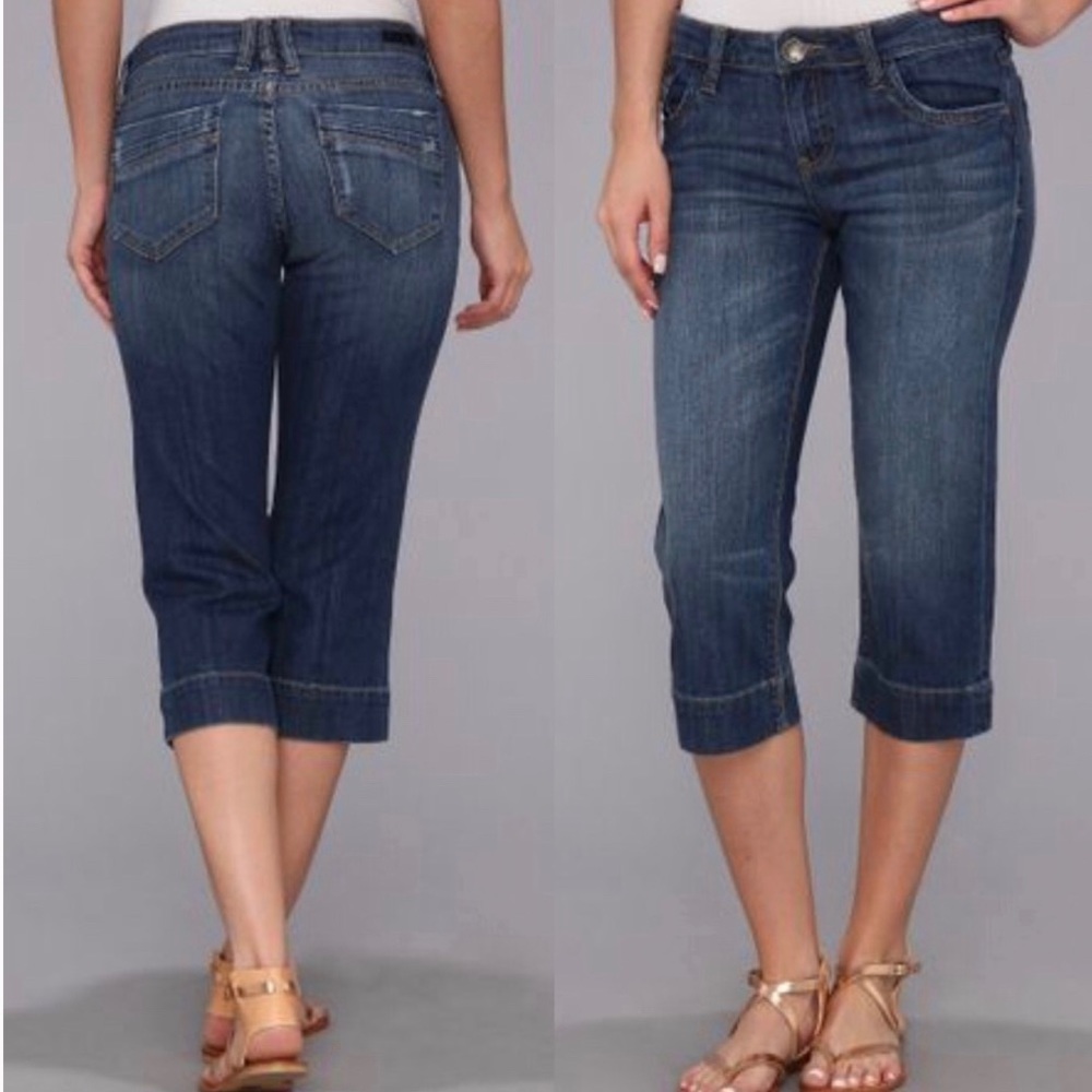 Kut from the Kloth Mid Rise Dark Blue Cropped Capris